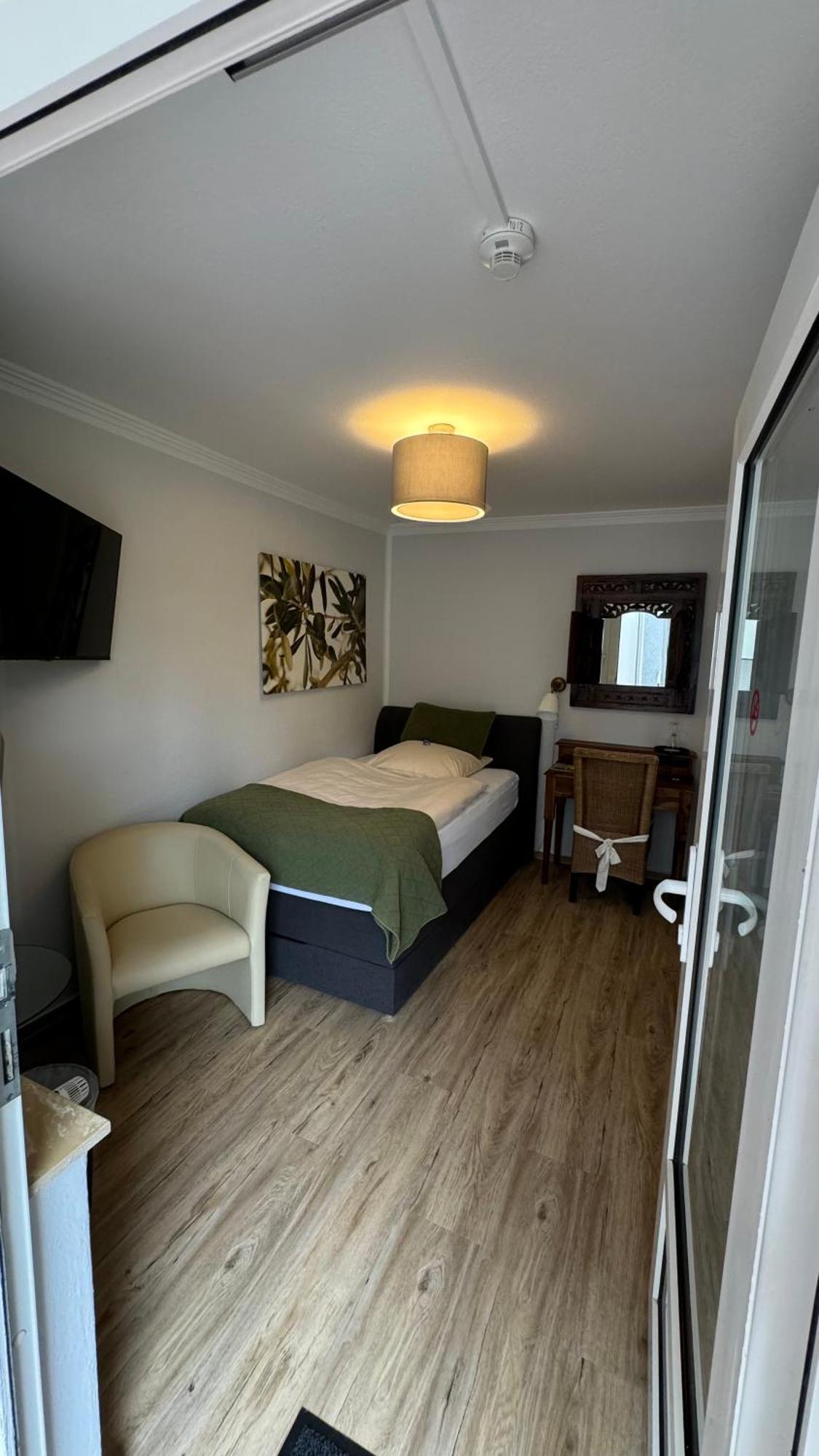 Goethe Hotel Бад-Пирмонт Номер фото
