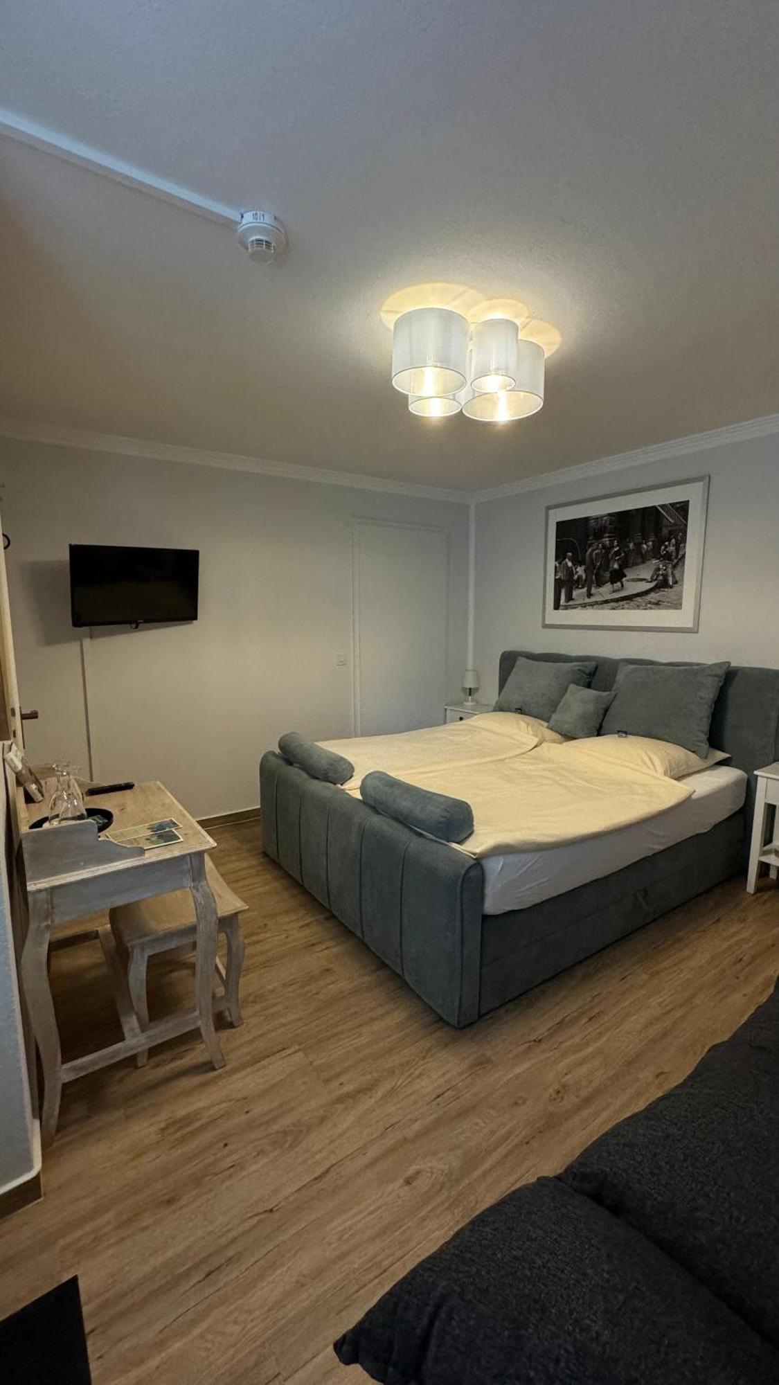 Goethe Hotel Бад-Пирмонт Номер фото