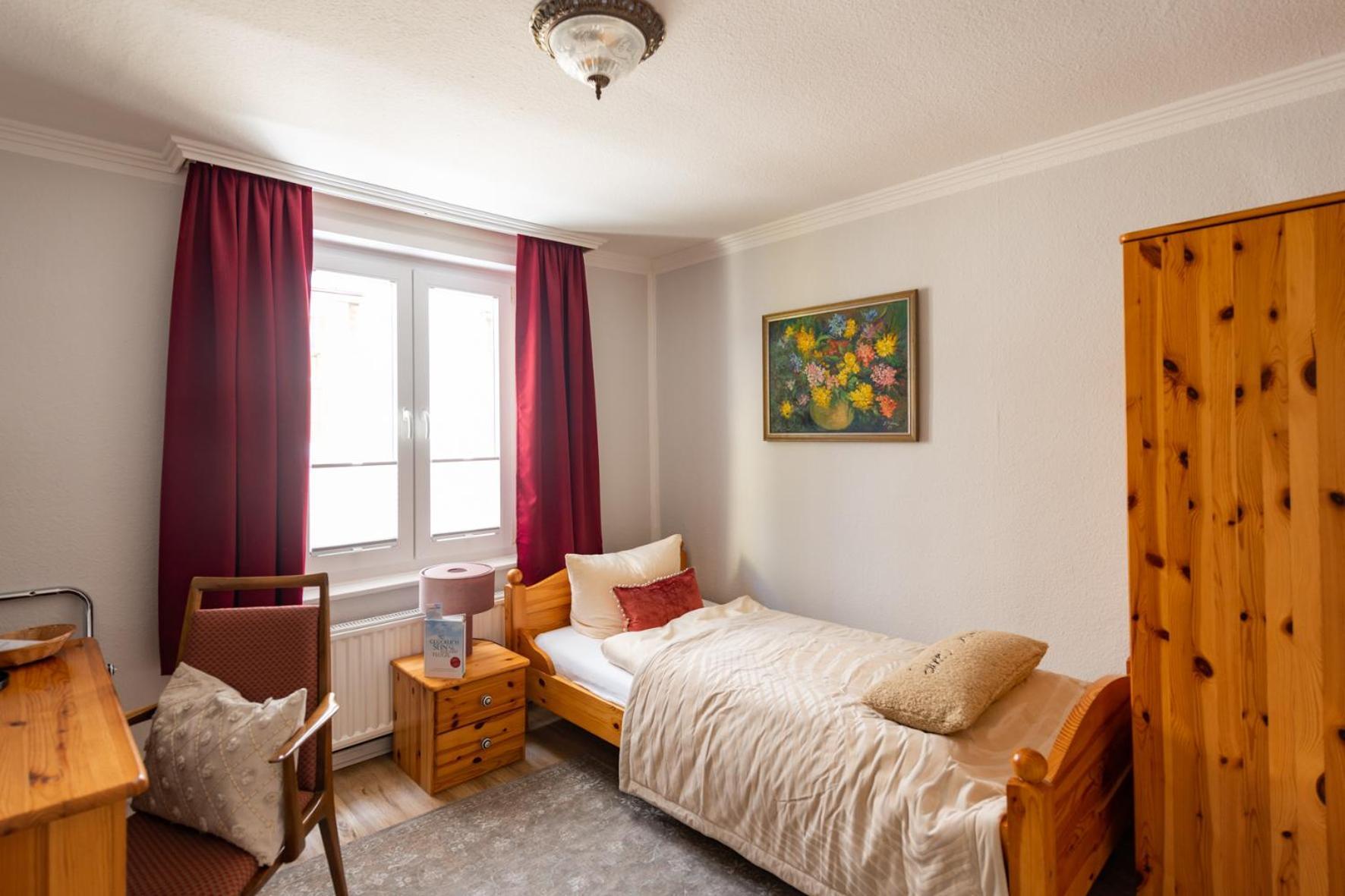 Goethe Hotel Бад-Пирмонт Номер фото
